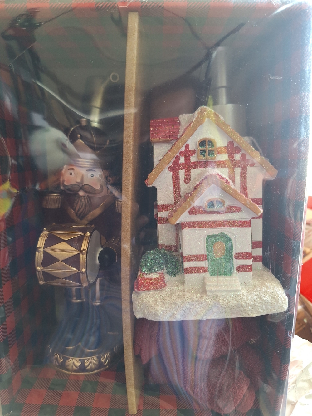 This is a 3-piece holiday bathroom counter set by Mistletoe Farms,